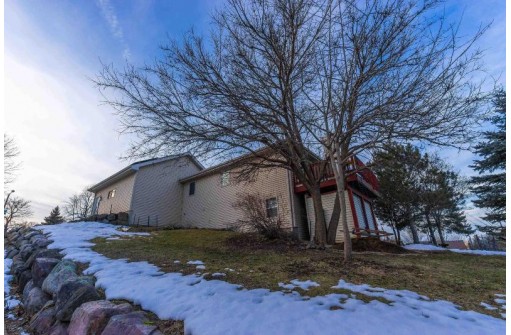 8402 Castle Pines Drive, Madison, WI 53717