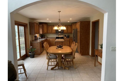 8281 N Ridge Trail, Milton, WI 53563