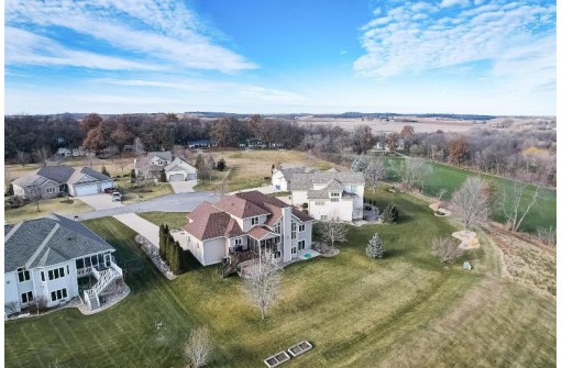 6516 Harvest Moon Court, Waunakee, WI 53597