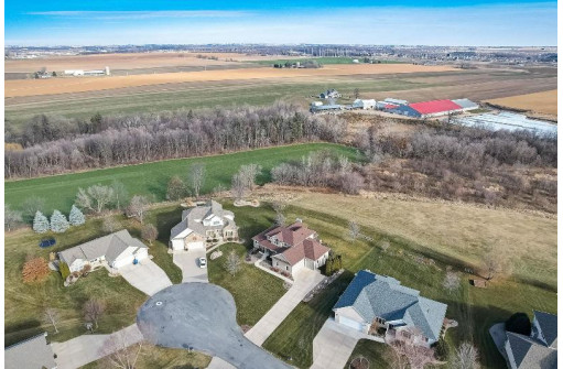 6516 Harvest Moon Court, Waunakee, WI 53597