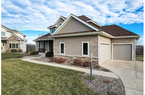 6516 Harvest Moon Court, Waunakee, WI 53597