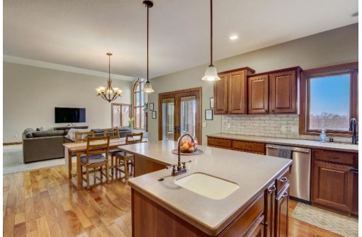 6516 Harvest Moon Court, Waunakee, WI 53597