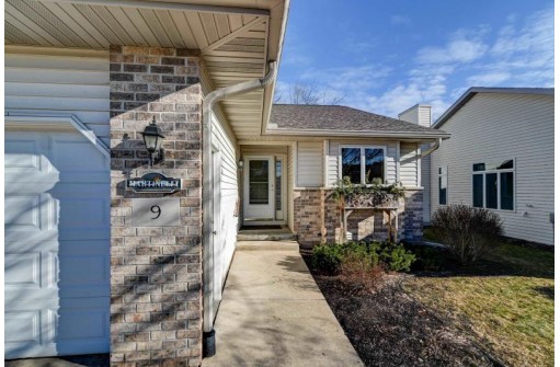 9 Fairview Trail, Waunakee, WI 53597