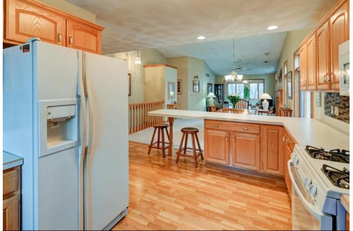 9 Fairview Trail, Waunakee, WI 53597