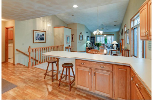 9 Fairview Trail, Waunakee, WI 53597