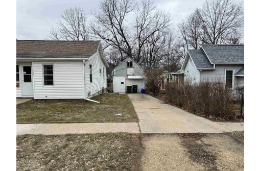 562 S James Street, Richland Center, WI 53581