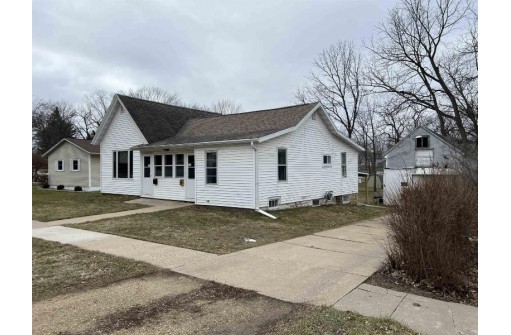 562 S James Street, Richland Center, WI 53581