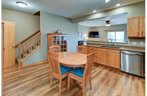 543 Kelvington Drive 4, Sun Prairie, WI 53590