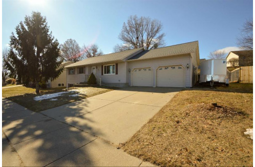 56 Thomas Road, Reedsburg, WI 53959