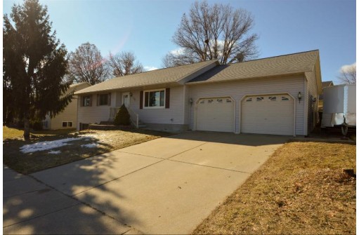 56 Thomas Road, Reedsburg, WI 53959