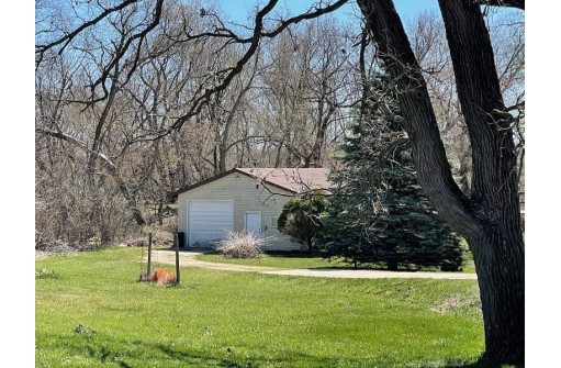 W2297 Scharf Road, Cambria, WI 53923