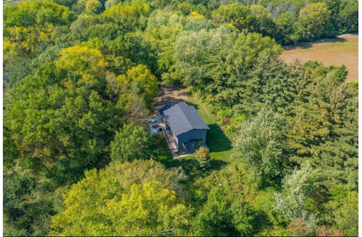 5680 Harbort Road, Waunakee, WI 53597