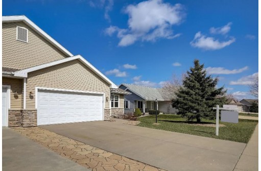 1818 Fjord Pass, Mount Horeb, WI 53572