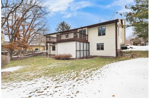 5947 Woods Edge Road, Fitchburg, WI 53711