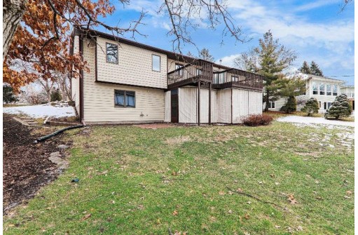 5947 Woods Edge Road, Fitchburg, WI 53711