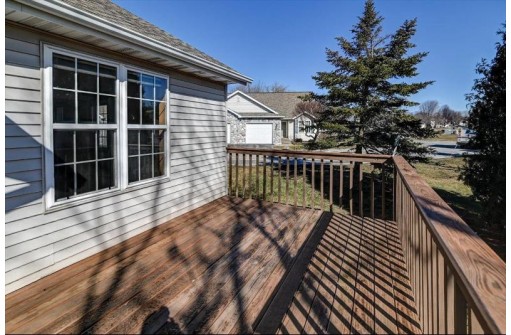 102 N Musket Ridge Drive, Sun Prairie, WI 53590