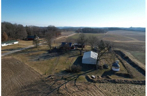 1787 Pompeys Pillar Road, Highland, WI 53543-9242