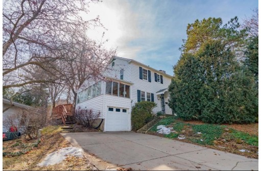 701 Huron Hill, Madison, WI 53711