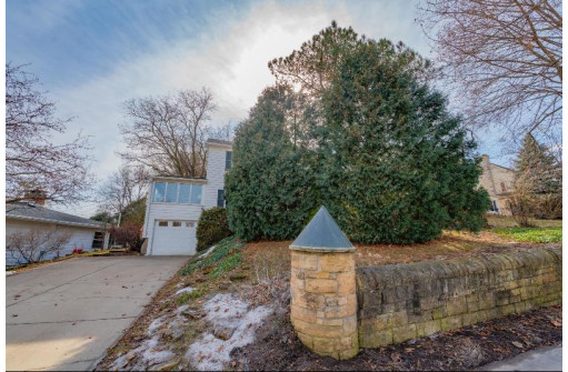 701 Huron Hill, Madison, WI 53711