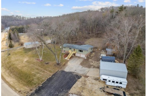 S2437 Meadowview Road, Reedsburg, WI 53959