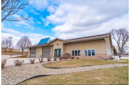 222 Linnerud Drive, Sun Prairie, WI 53590