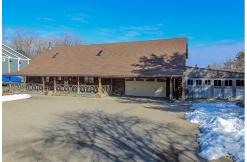 W9368 Highway 12, Cambridge, WI 53523-9765