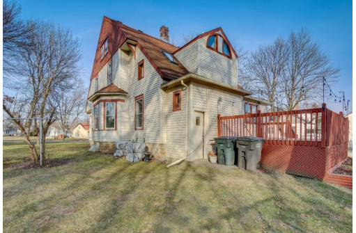 336 E Lake Street, Lake Mills, WI 53551