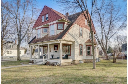 336 E Lake Street, Lake Mills, WI 53551