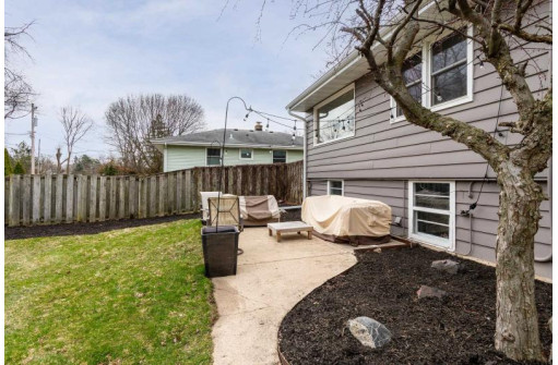 1821 Sheridan Drive, Madison, WI 53704