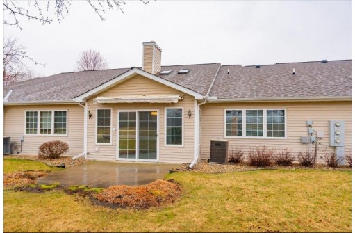 712 Creek Edge Drive 2, DeForest, WI 53532