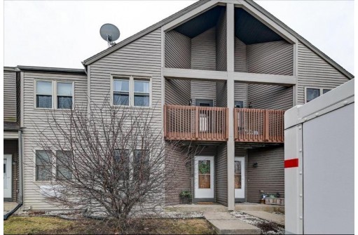 332 Shane Court 5, Sun Prairie, WI 53590