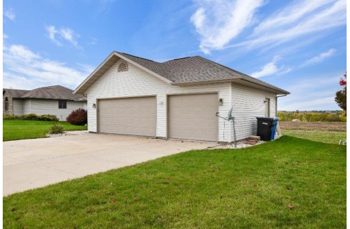 143 Lazy Lake Drive, Fall River, WI 53932