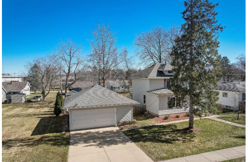 12 N Western Avenue, Deerfield, WI 53531