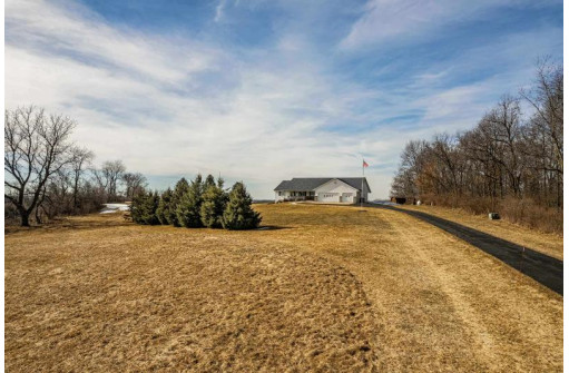 285 Highway 69, New Glarus, WI 53574