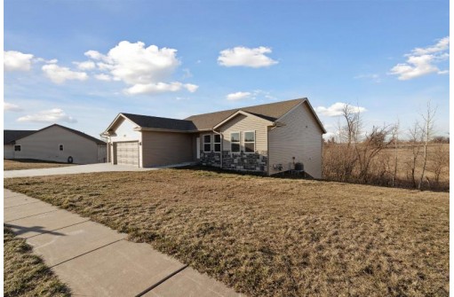 1682 Cornerstone Circle, Platteville, WI 53818