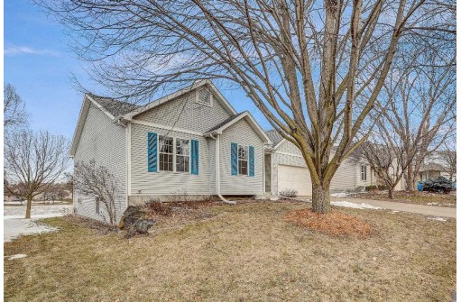 276 Valley Ridge Drive, Sun Prairie, WI 53590