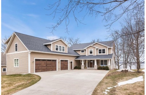 W1250 Spring Grove Road, Green Lake, WI 54941