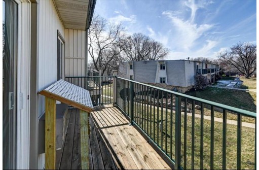 2412 Independence Lane 204, Madison, WI 53704