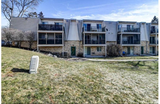 2412 Independence Lane 204, Madison, WI 53704