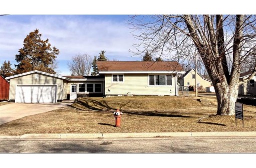 1049 W Cherry Street, Lancaster, WI 53813