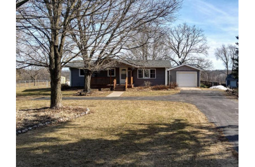 3595 County Road Q, Dodgeville, WI 53533