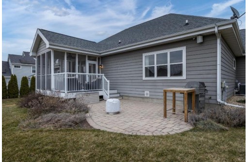 837 Alpine Parkway, Oregon, WI 53575