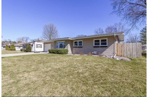 1522 N Lexington Drive, Janesville, WI 53545