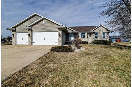 3074 Bridle Pass, Sun Prairie, WI 53590