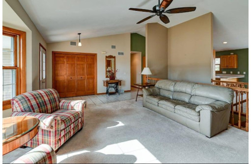 3074 Bridle Pass, Sun Prairie, WI 53590