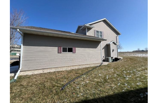 333 Redruth Drive, Dodgeville, WI 53533