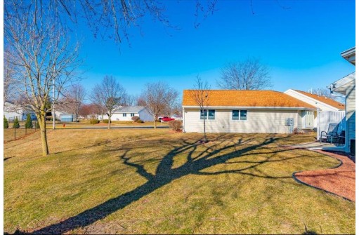 515 Meadowbrook Court 515, Marshall, WI 53559