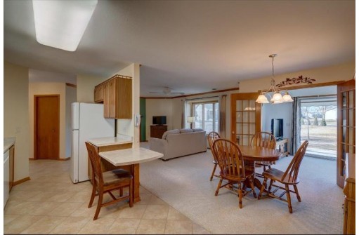 515 Meadowbrook Court 515, Marshall, WI 53559