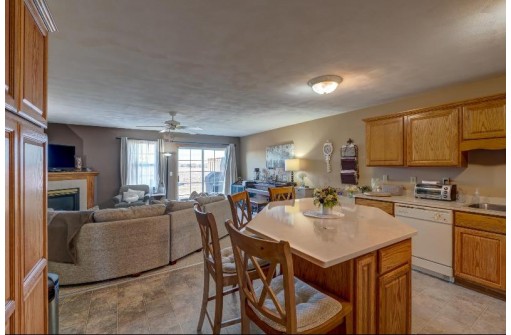 2397 Effingham Way, Sun Prairie, WI 53590