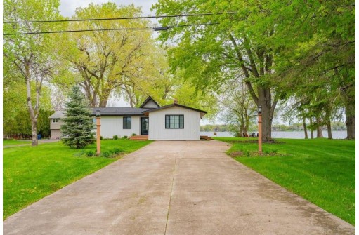 1791 Butte Des Morts Beach Road, Neenah, WI 54956